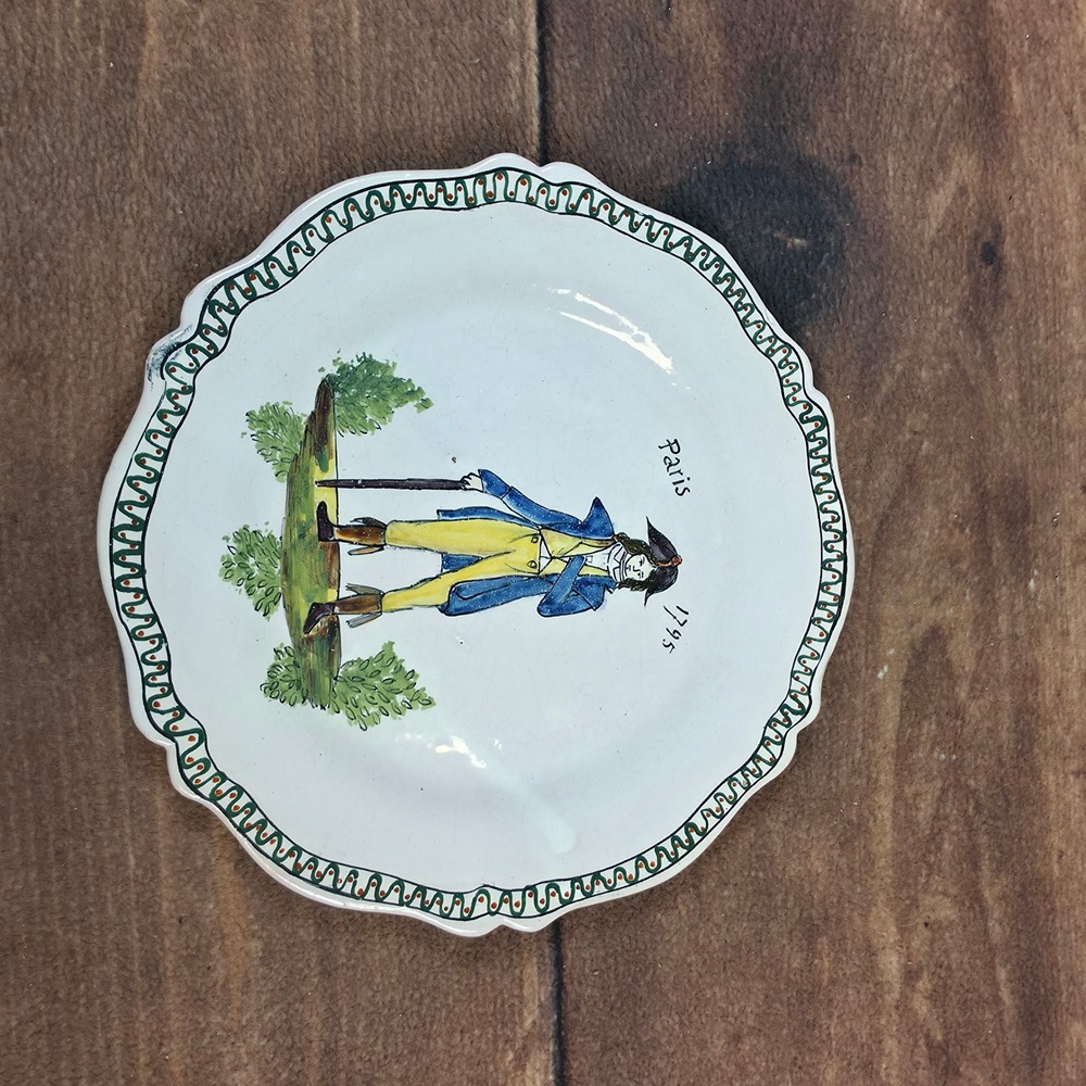 Decorative Plate 9.5in White Good Paris 1795 French Faience